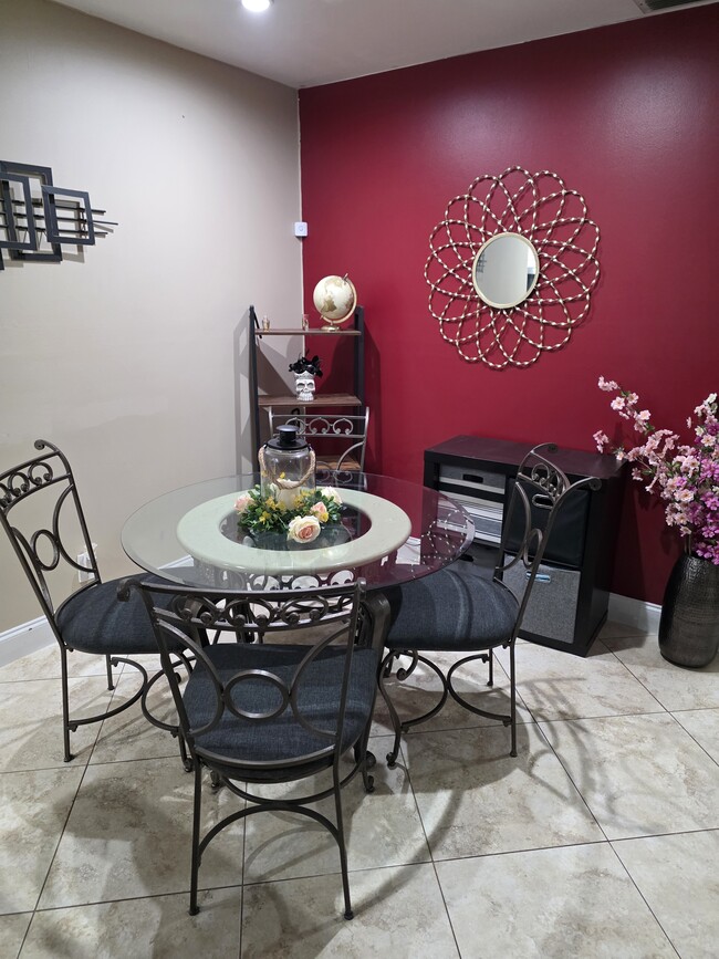 Photo - 10046 Winding Lake Rd Unidad 202