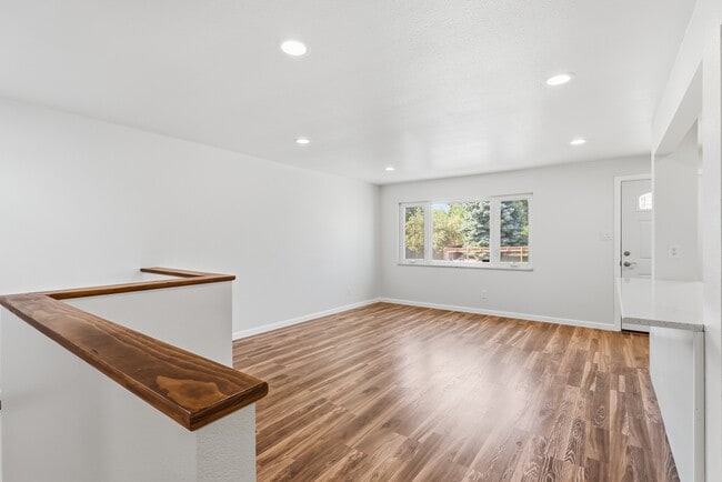 122 Helena Cir