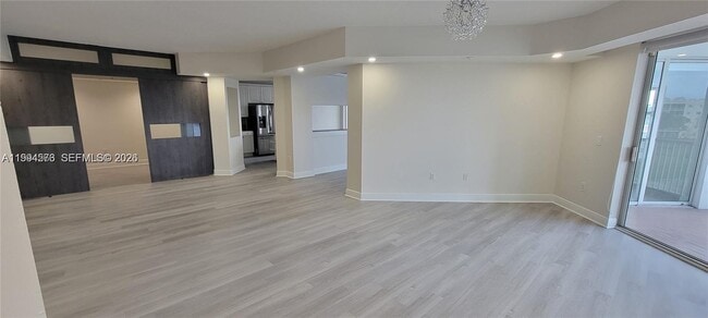 Photo - 10730 NW 66th St Unidad 408