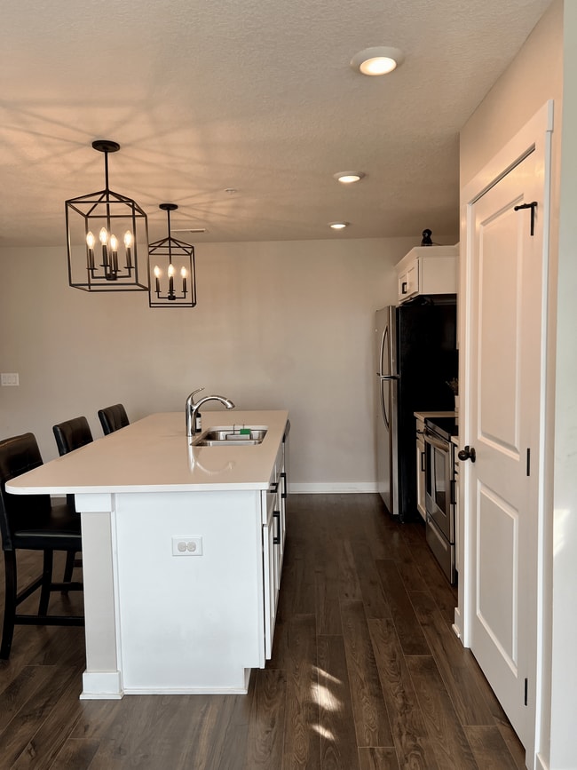 Photo - 170 NE 23rd Ln