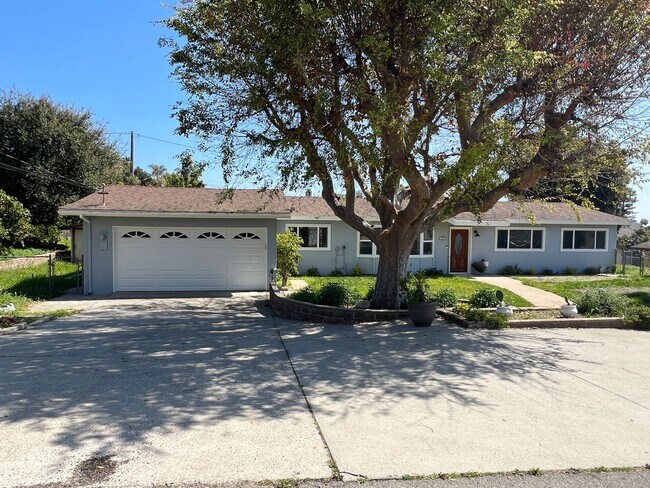 Camarillo Heights Home - Camarillo Heights Home