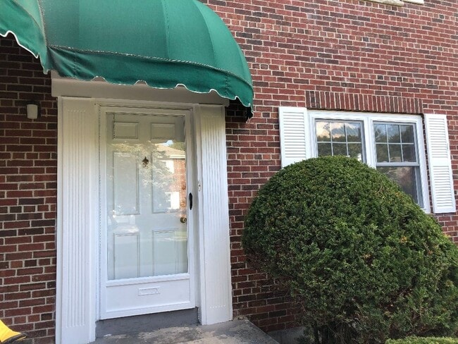 Photo - 132 Emerson Gardens Rd Unit 132