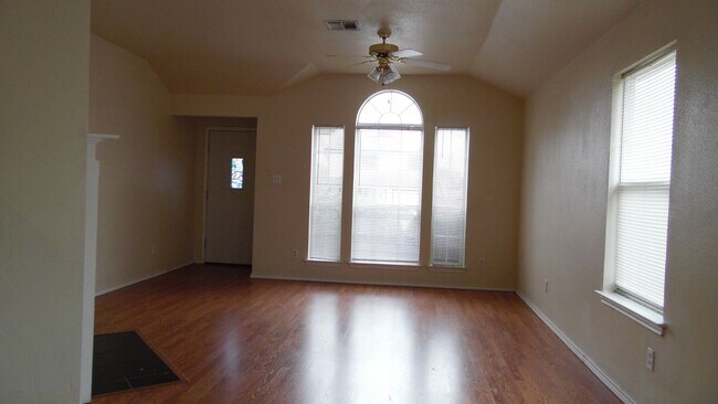 Photo - 1503 Grey Fox Trail