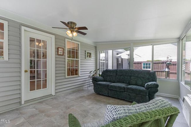 Photo - 105 Fox Den Ct