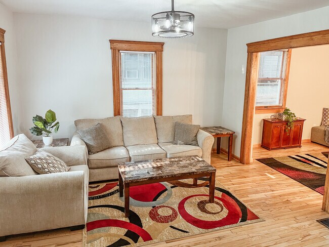 Photo - 1 Monroe Heights