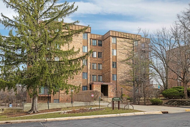 Photo - 430 Walnut Creek Rd Condo Unit 430 Walnut Creek Ln #2306, Lisle, IL, USA