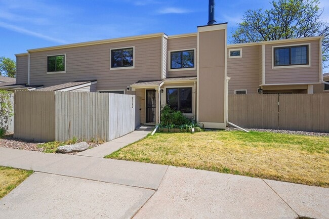 Building Photo - Spacious Townhome in Arvada