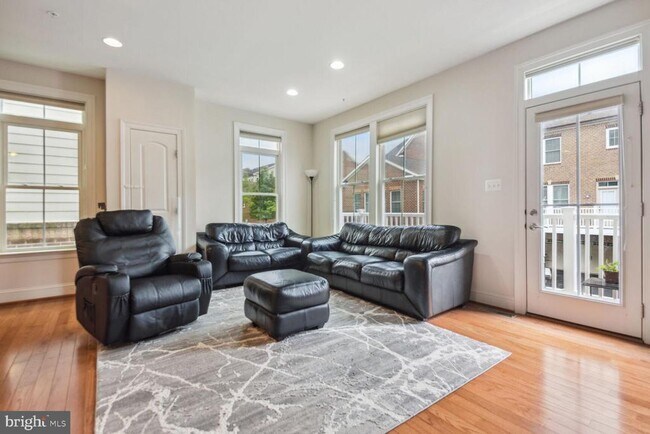 Photo - 124 Liriope Place