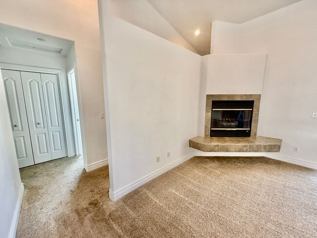 Photo - 4-BR Home in Shadow Mountain @ Green Valley