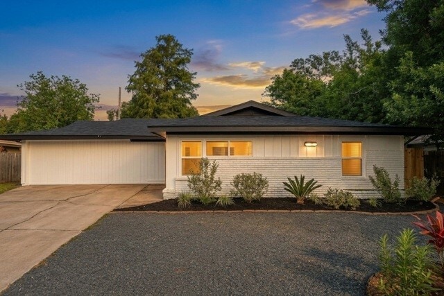 Building Photo - 1610 Antoine Dr