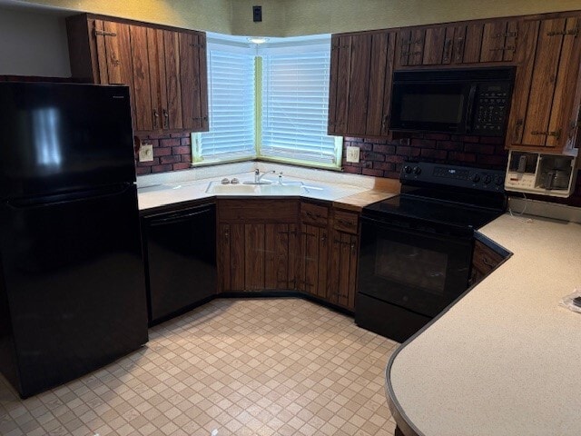 Photo - 418 N Service Rd