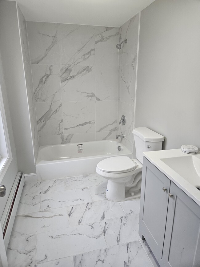 Photo - 132 Seymour Ave Unidad #3