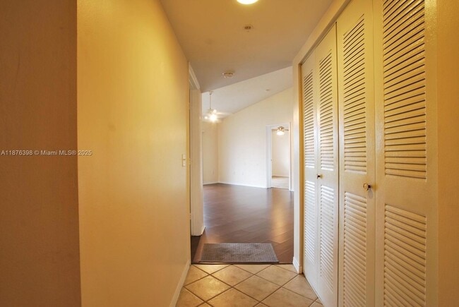 Photo - 4175 N Haverhill Rd Unit 911