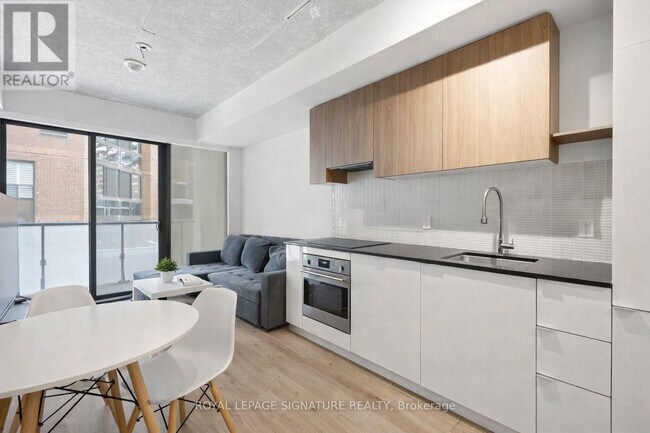 Photo - 161 Roehampton Ave Unité 322