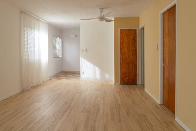 Living room North facing - 309 Hill St