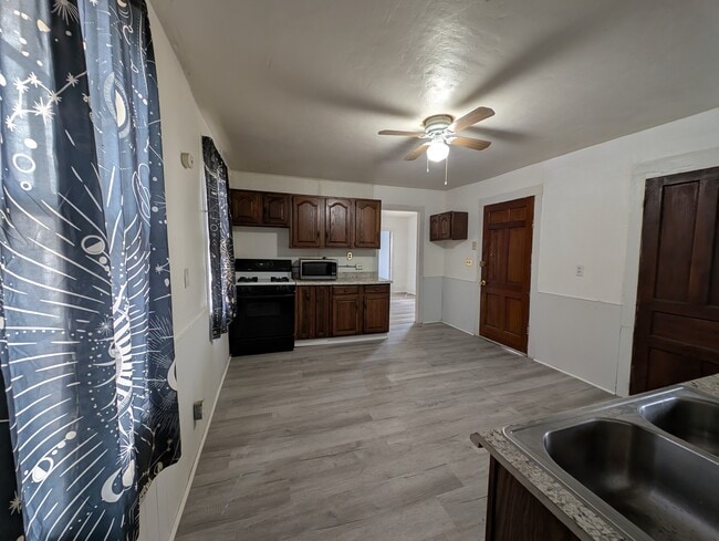 Photo - 307 East St