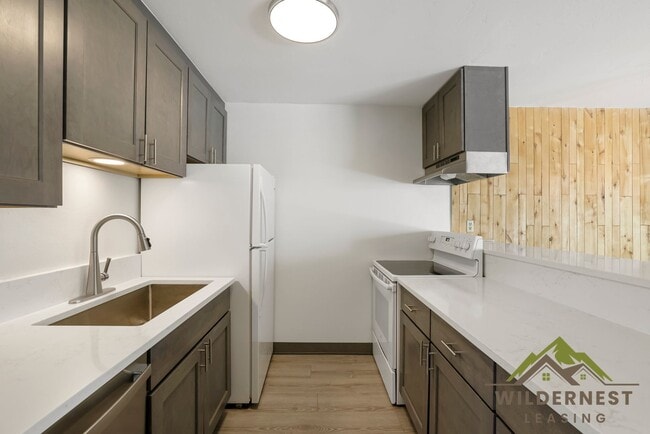 Photo - Updated Modern 2 Bedroom Unit w/ Fireplace