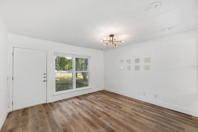 Photo - 8312 Bowling Green Dr Unit 1