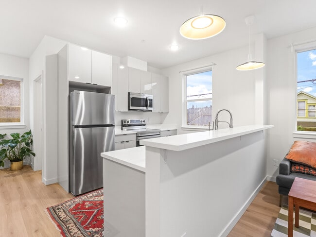 Photo - 485 NE Jessup St