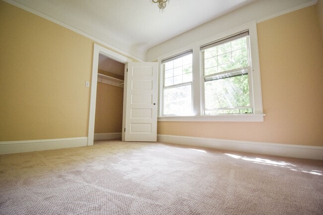 Building Photo - CLA2533 Unit B