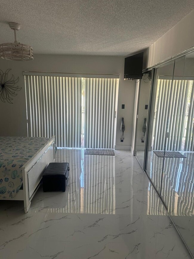 Photo - 4557 Luxemburg Ct