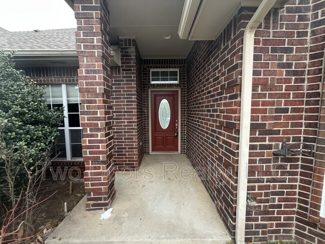 Photo - 2321 SW 94th St