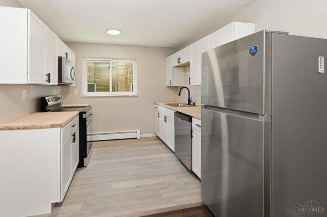 Photo - 6155 Ridge Ave Unit 2