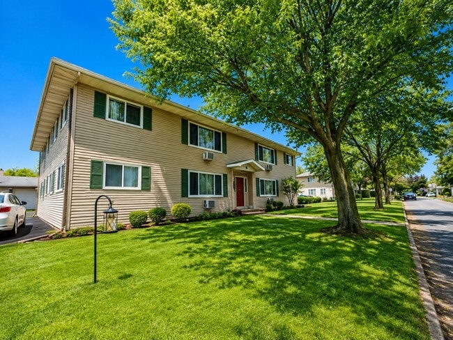 Building Photo - 909 Genrich St Unit 2