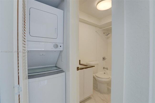 Photo - 2140 NE 56th St Unit 11-A