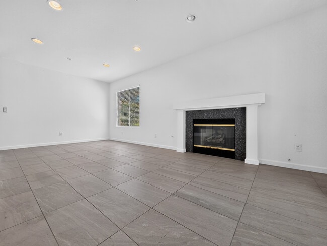 Photo - 1065 E Broadway