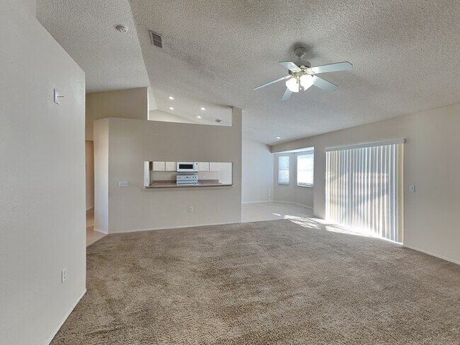 Photo - 523 Terranova Cir