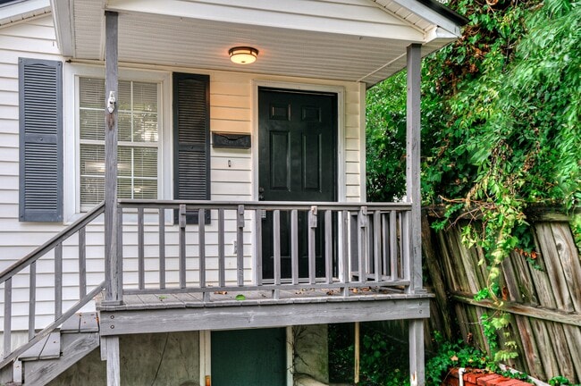 1444 Heard Ave