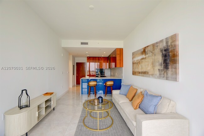 2678 Tigertail Ave Unit 1403