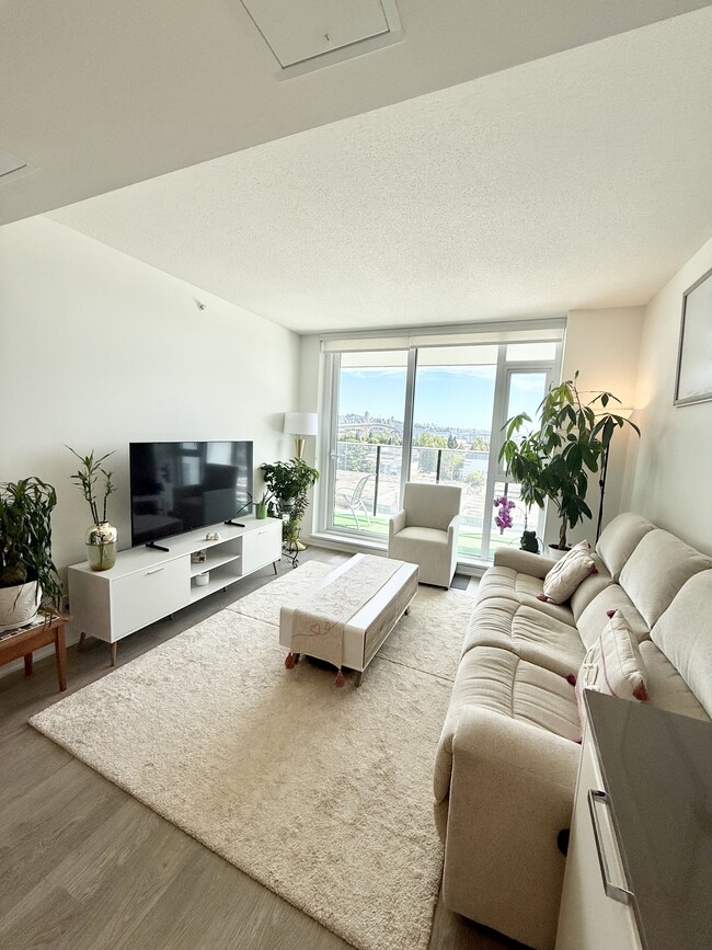 Photo - 1401 Hunter St Unit 7 Floor South Facing