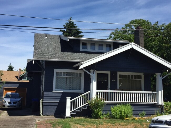 Building Photo - 2536 SE 38th Ave