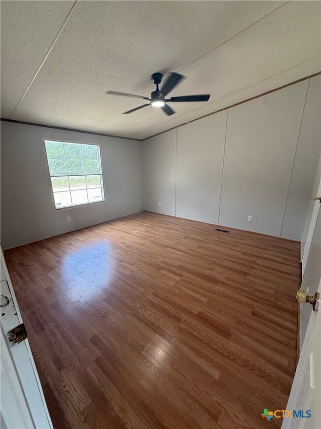 Photo - 156 Sonnyland Dr