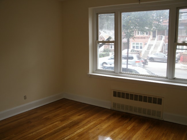 Photo - 5301 Glenwood Rd Unidad 1