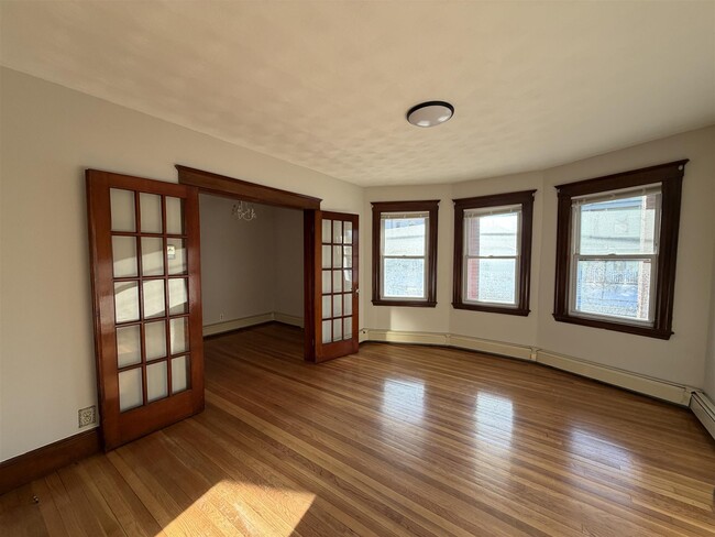 Building Photo - 30 Medford St Unit 1