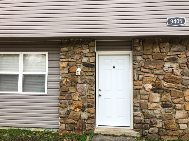 Photo - 9405 Lew Cir