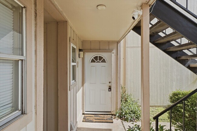 5667 Birchmont Dr Unit F