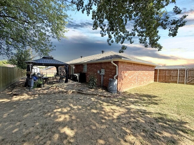 Photo - 1202 E Keller St