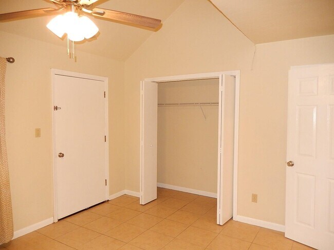 Photo - 932 S Lipona Rd