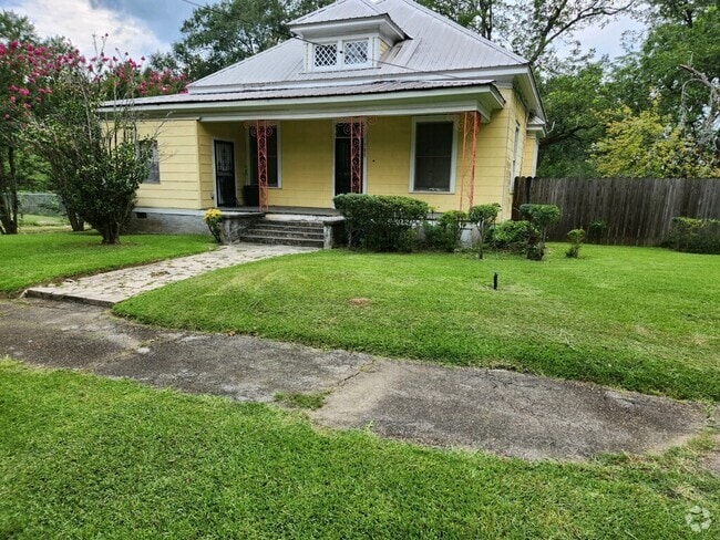 Building Photo - 735 Roseneath Ave Rental