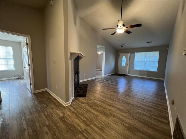 Photo - 2580 Teakwood Ln Unit B