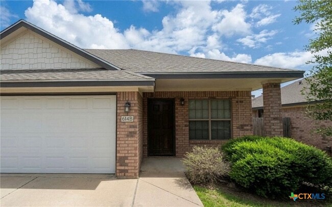 Building Photo - 614 B Karey Dr