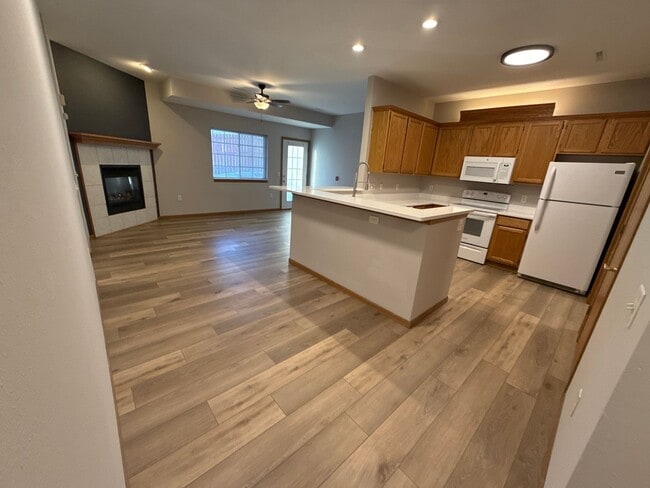 Photo - Large 2 Bedroom, 2 Bath apartment with 2 car garage Unit 3330 Leopold - Apt B