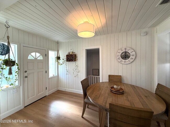 Photo - 5352 Appleton Ave