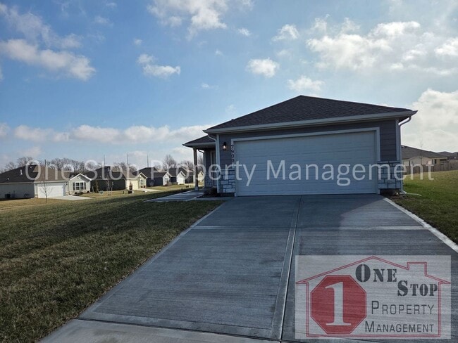 Photo - Beautiful 3 Bedroom 2 Bathroom in Blue Springs!