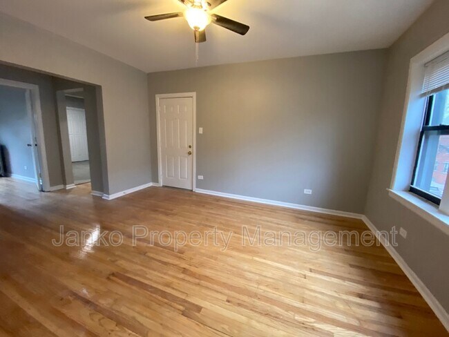 2916 W 64th St Unit 1