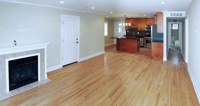 Photo - 6821 N Wolcott Ave Unit 2